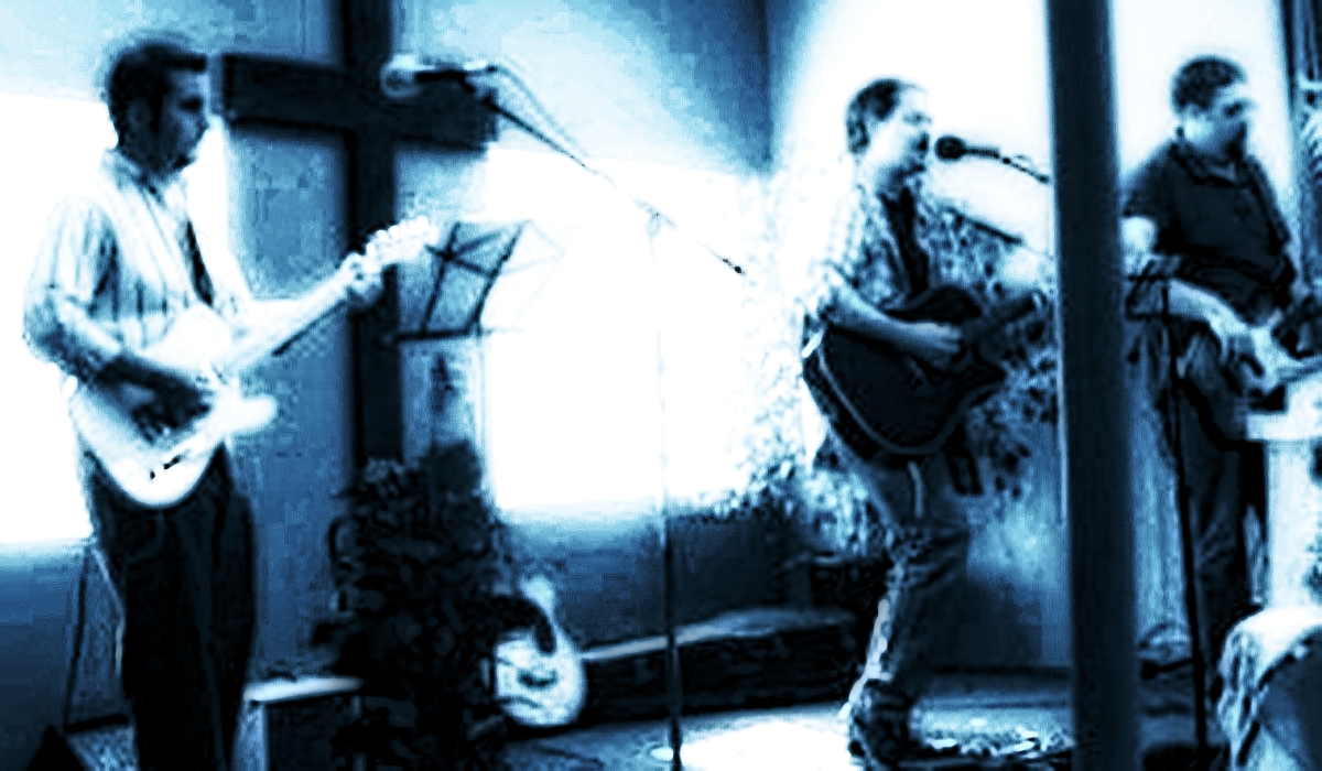 David Sloan leading worship at Bardstown Christian Fellowship in 2008