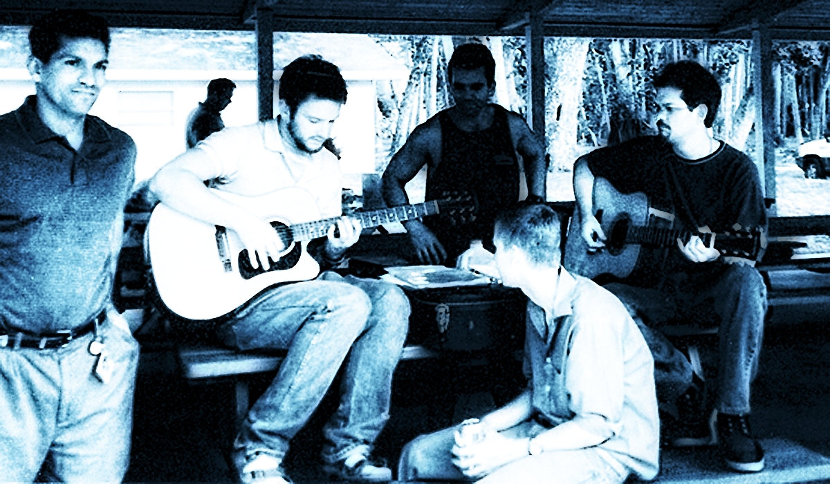 David Sloan, David Hartley and David Crooks playing a few songs at a Dunklin event in 2004