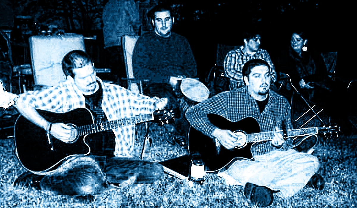 David Sloan and Shawn Hughes leading worship fireside in 2008